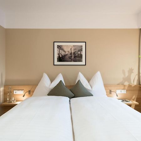 Hotel Johann เลาเทอราค ภายนอก รูปภาพ